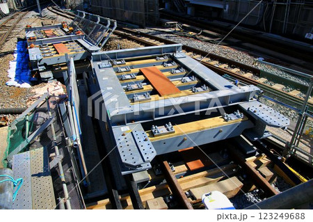 『開かずの踏切』解消の為の高架化・線路切替工事を控えた… 伊勢崎線・下り本線 123249688