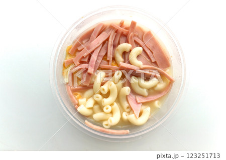 香港　マカロニスープ　定番朝食　テイクアウト 123251713