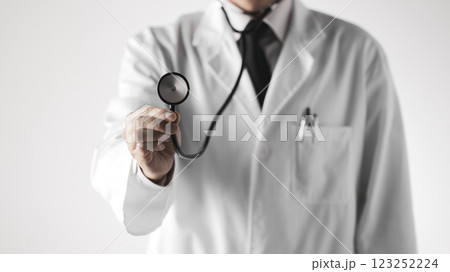 Consultation with a doctor for systematic health management. 123252224