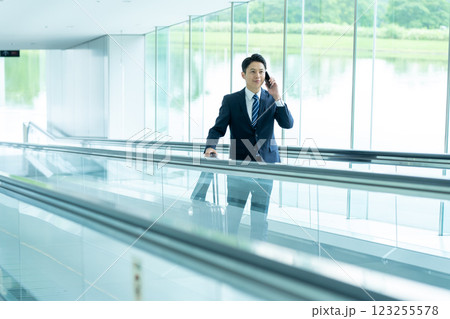 ビジネスマン ビジネスマン 123255578