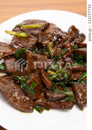 おいしいレバニラ炒め 123257739