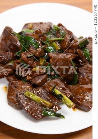 おいしいレバニラ炒め 123257740