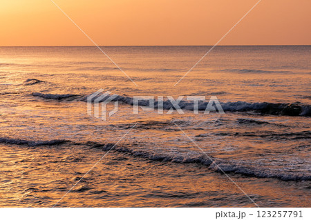 石川県輪島市 白米千枚田 海と棚田の夕景 3月 石川県輪島市 白米千枚田 海と棚田の夕景 3月 123257791
