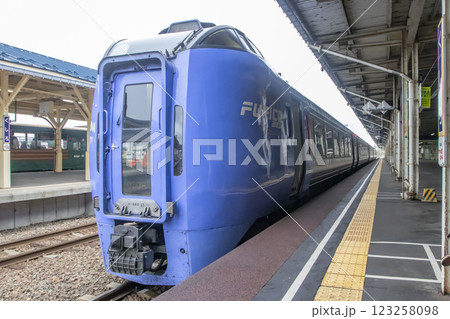 JR釧路駅の特急おおぞら号 123258098