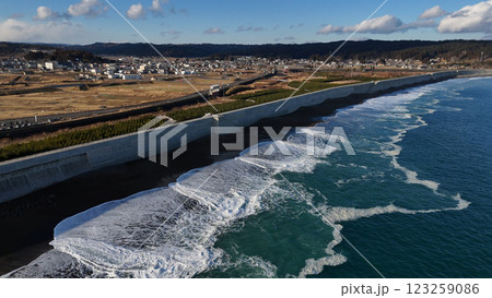 野田村・十府ヶ浦の防潮堤(空撮) - 岩手県九戸郡野田村,日本 野田村・十府ヶ浦の防潮堤(空撮) - 岩手県九戸郡野田村,日本 123259086