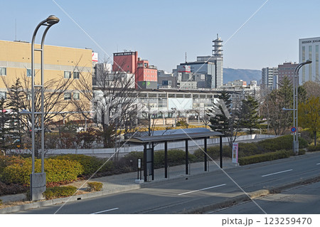 長野駅東口の街並み 123259470