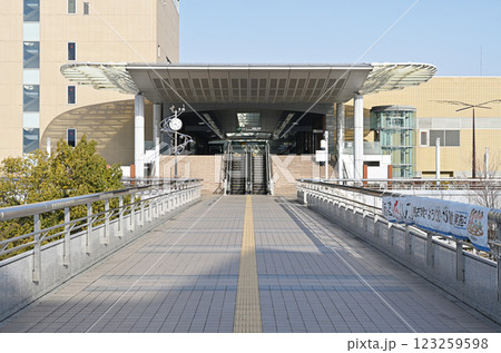デッキから見た長野駅東口 デッキから見た長野駅東口 123259598