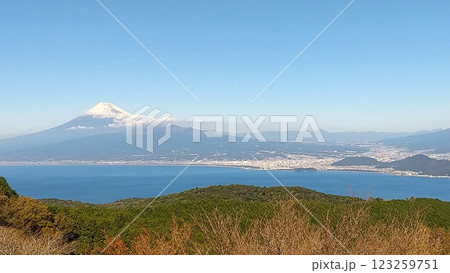 富士山と青空風景 123259751