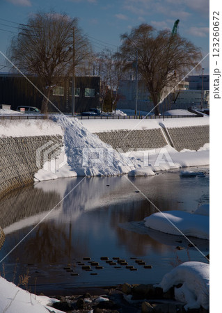 冬の川 123260672