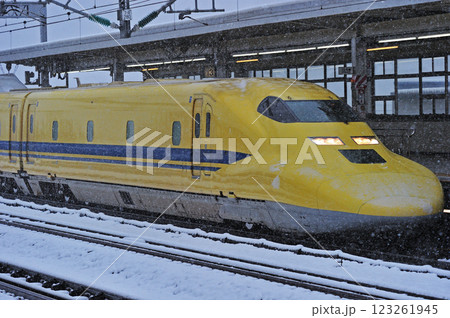 東海道新幹線　小田原　JR西日本　923形3000番台　T5編成（博多）　ドクターイエロー 123261945