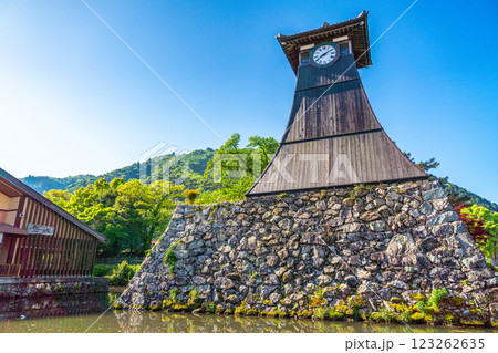 【重要伝統的建築物群保存地区】出石 初夏の朝の辰鼓楼2 兵庫県豊岡市 【重要伝統的建築物群保存地区】出石 初夏の朝の辰鼓楼2 兵庫県豊岡市 123262635