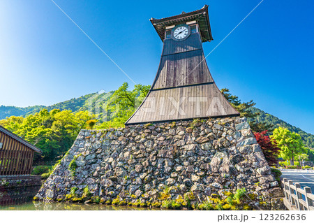 【重要伝統的建築物群保存地区】出石　初夏の朝の辰鼓楼3　兵庫県豊岡市 123262636
