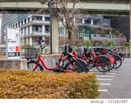 シェアサイクルのサイクルポート(東京都中央区) シェアサイクルのサイクルポート(東京都中央区) 123262897