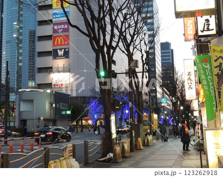 【東京の繁華街】 錦糸町の北斎通り 【東京の繁華街】 錦糸町の北斎通り 123262918