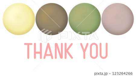 丸い四枚のクッキーと「THANK YOU」のメッセージ 123264266