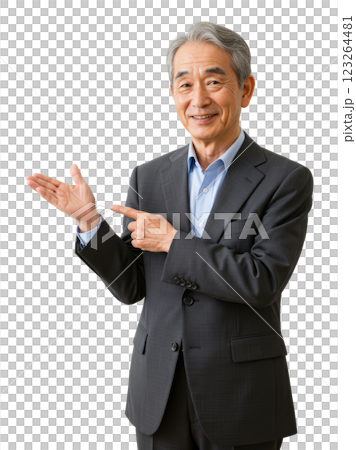 微笑的老人指著某件事 123264481