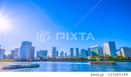 日本の東京都市景観　新風景。水上バス・ヒミコや竜馬、橘丸、竹芝、浜松町、汐留…。東京タワーや麻布台 123265149
