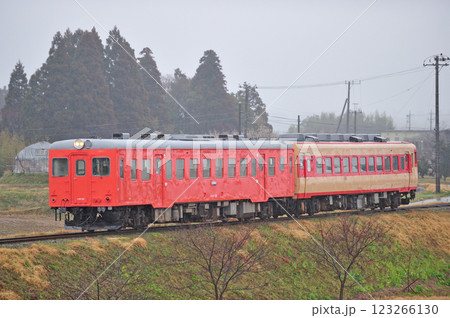 いすみ鉄道　上総中川－城見ヶ丘　キハ52-125+キハ28-2346 123266130