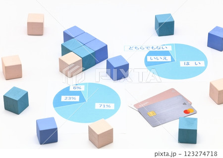 カードとグラフのイメージ 123274718