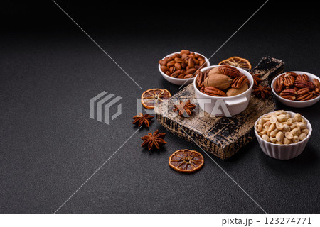 Delicious nutritious pecan nuts in ceramic bowl 123274771