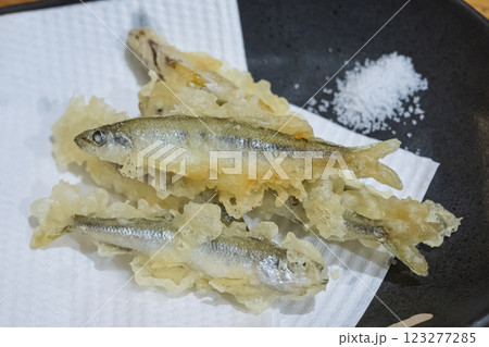 わかさぎの天ぷら 123277285