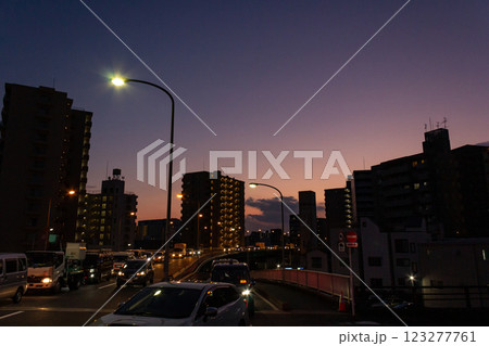 亀戸、蔵前橋通りの夕暮れ 亀戸、蔵前橋通りの夕暮れ 123277761