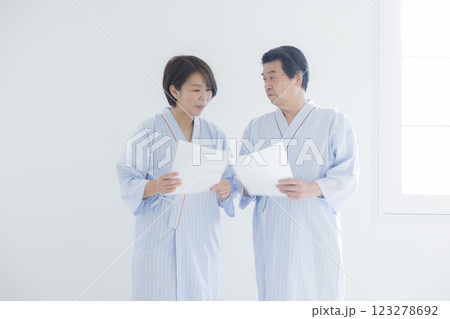 看護師、カウンセリング、人間ドック　 123278692