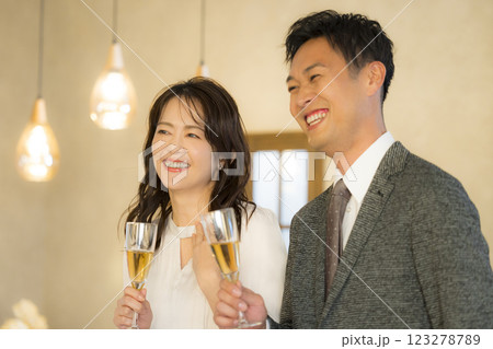 デートする40代カップル  　　 123278789