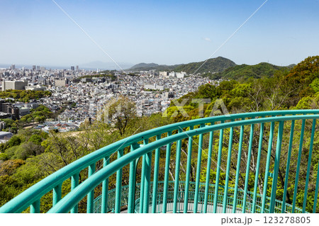 兵庫県神戸市諏訪山ビーナスブリッジからの都市風景 123278805