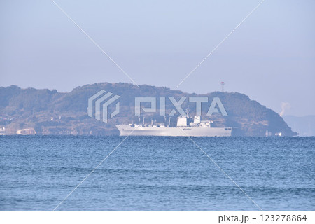 プライベートビーチにて 123278864