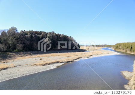 小山大橋から思川と鷲城跡を望む 小山大橋から思川と鷲城跡を望む 123279179