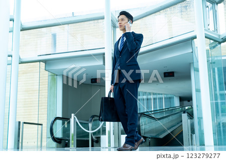 ビジネスマン 123279277