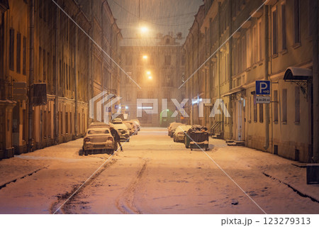 City streets of historical center at snowfall time. Saint Petersburg. Russia. 123279313