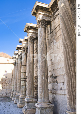 ギリシャ古代遺跡・古代アゴラの美しい景観 123280176