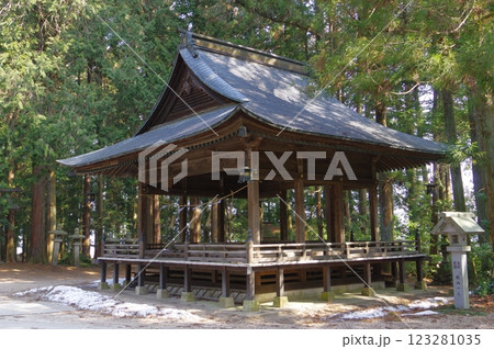信州 松本の神社 大宮熱田神社 梓川の神を祀る 室町時代建造の本殿は国重要文化財 信州 松本の神社 大宮熱田神社 梓川の神を祀る 室町時代建造の本殿は国重要文化財 123281035