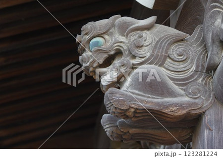 信州 岡谷 照光寺の建造物と彫刻群 多くの文化財がある寺院 信州 岡谷 照光寺の建造物と彫刻群 多くの文化財がある寺院 123281224