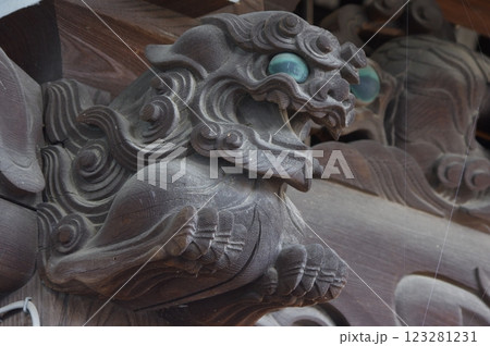 信州 岡谷 照光寺の建造物と彫刻群 多くの文化財がある寺院 信州 岡谷 照光寺の建造物と彫刻群 多くの文化財がある寺院 123281231