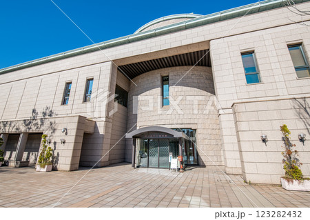 鹿児島県鹿児島市　鹿児島市立美術館 123282432
