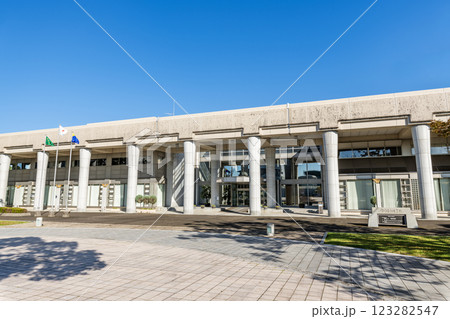 宮崎県宮崎市 快晴の宮崎県立図書館 宮崎県宮崎市 快晴の宮崎県立図書館 123282547