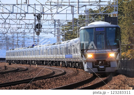 【JR西日本】223系1000番台 新快速（JR神戸線：塩屋〜須磨） 123283311
