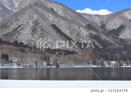 冬の木崎湖 冬の木崎湖 123283376