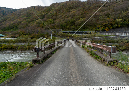 歴史的な古道「塩の道」とその周辺 歴史的な古道「塩の道」とその周辺 123283423