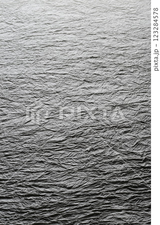 しわくちゃの紙 123284578