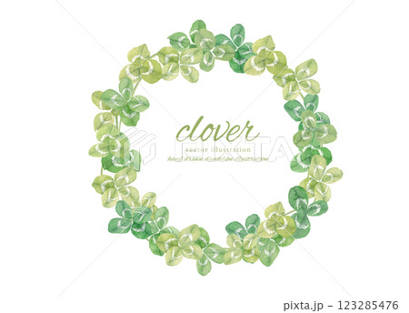 水彩で描いたクローバーのサークルフレーム 123285476