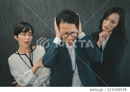 逆ハラスメント 123288536