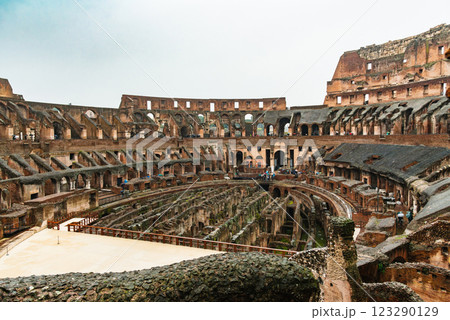 ローマ　世界遺産　コロッセオ 123290129