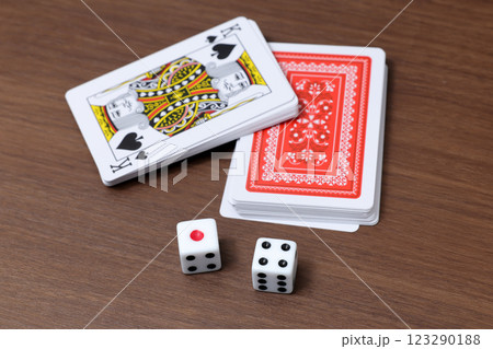 トランプ,玩具,サイコロ、ダイス、ゲーム,おもちゃ,勝負,遊び,カードゲーム,ポーカー トランプ,玩具,サイコロ、ダイス、ゲーム,おもちゃ,勝負,遊び,カードゲーム,ポーカー 123290188