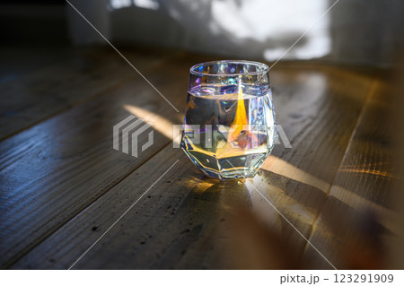 ガラスコップ 123291909