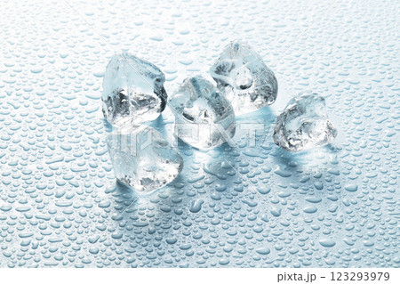 氷 イメージ　ガラス氷 123293979