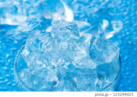 氷 イメージ　ガラス氷 123294025